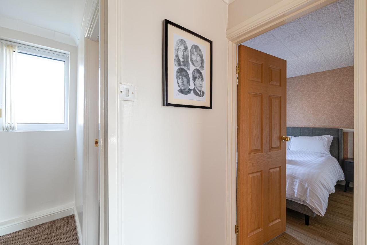 George Harrison'S Former 3Bed Home In Liverpool Speke Buitenkant foto