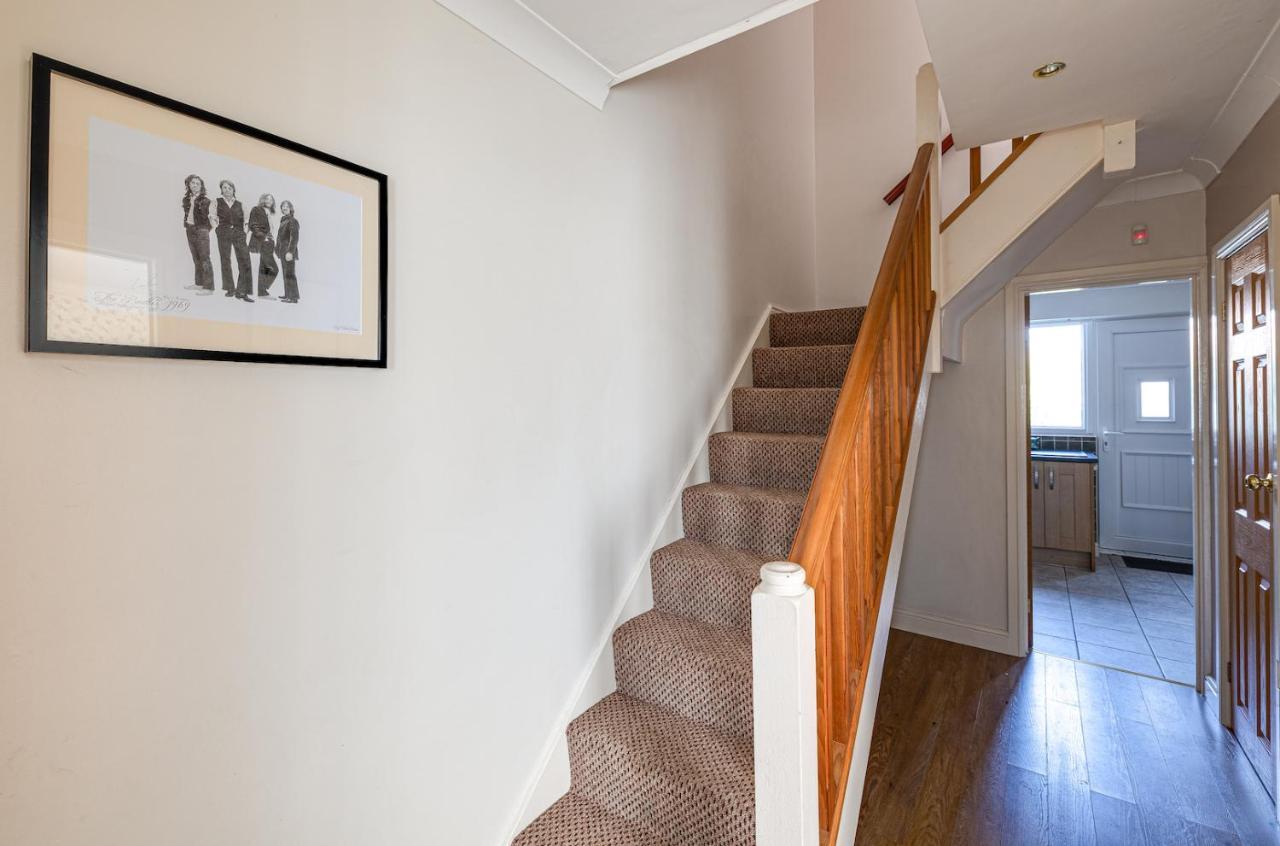 George Harrison'S Former 3Bed Home In Liverpool Speke Buitenkant foto